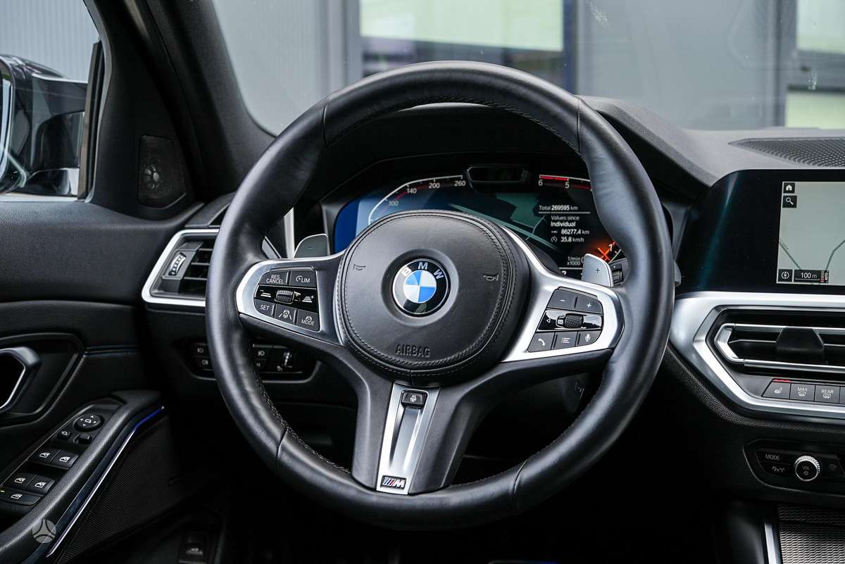 BMW 330, 3.0 l., Седан
