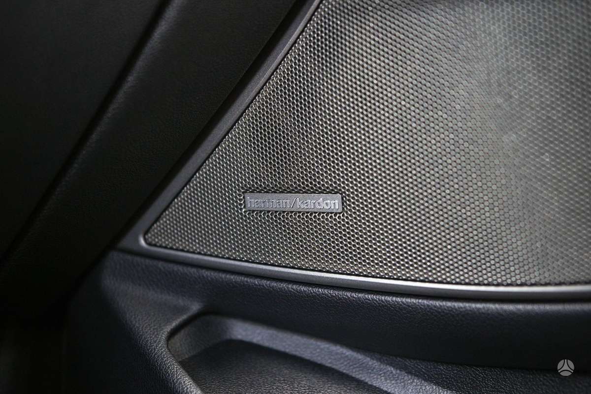 BMW 330, 3.0 l., Седан