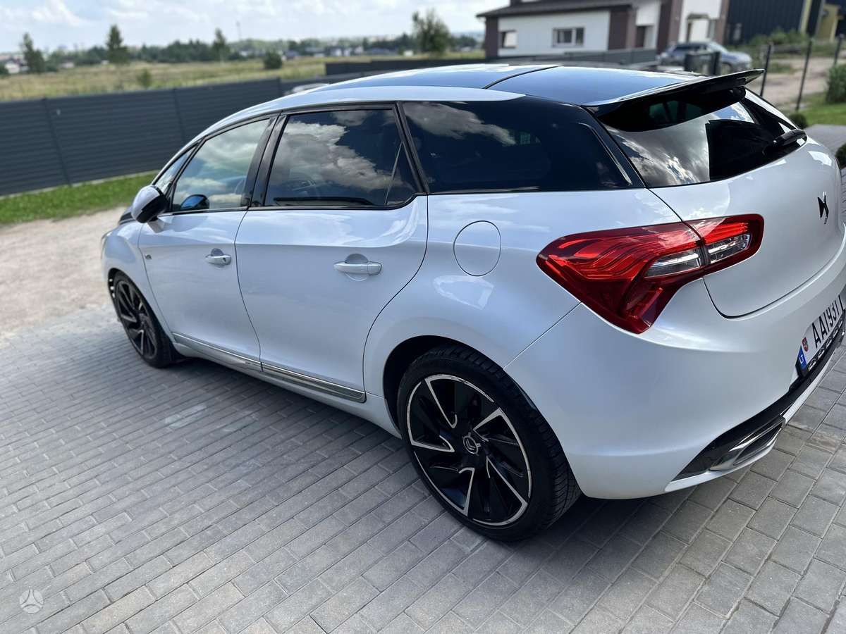 Citroen DS5, 2.0 l., Хэтчбек