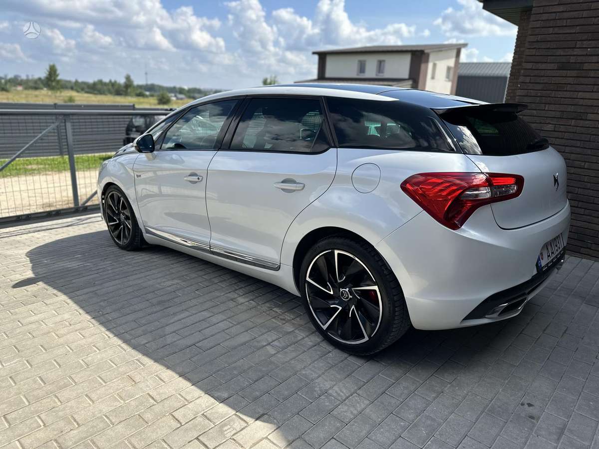 Citroen DS5, 2.0 l., Хэтчбек