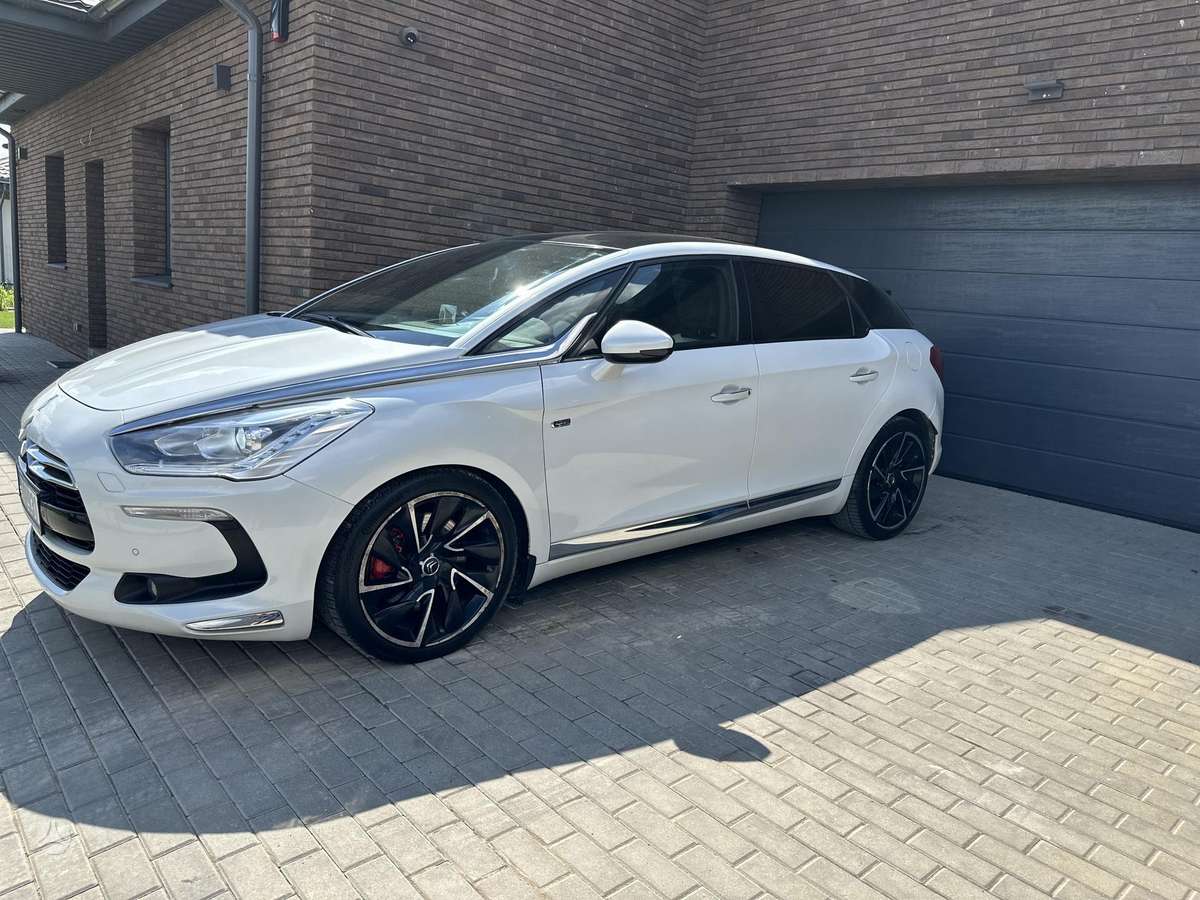 Citroen DS5, 2.0 l., Хэтчбек