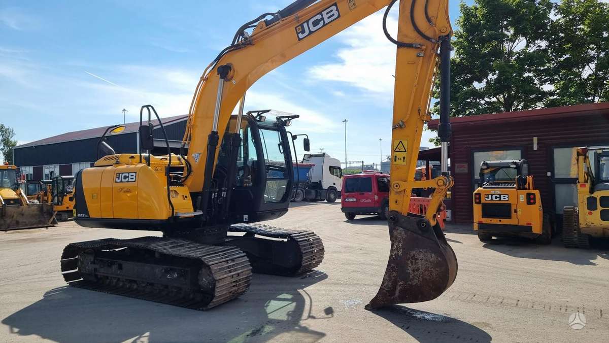 JCB JS 131 LC, excavator