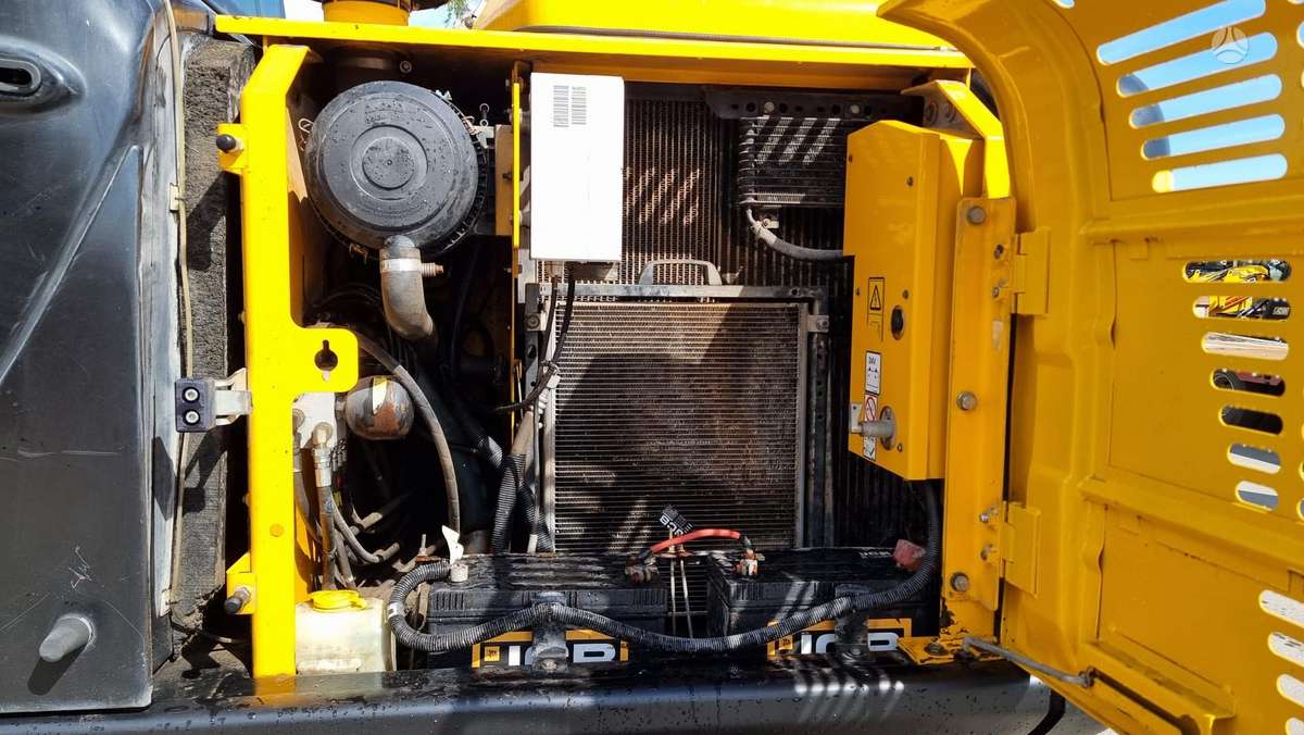 JCB JS 131 LC, excavator
