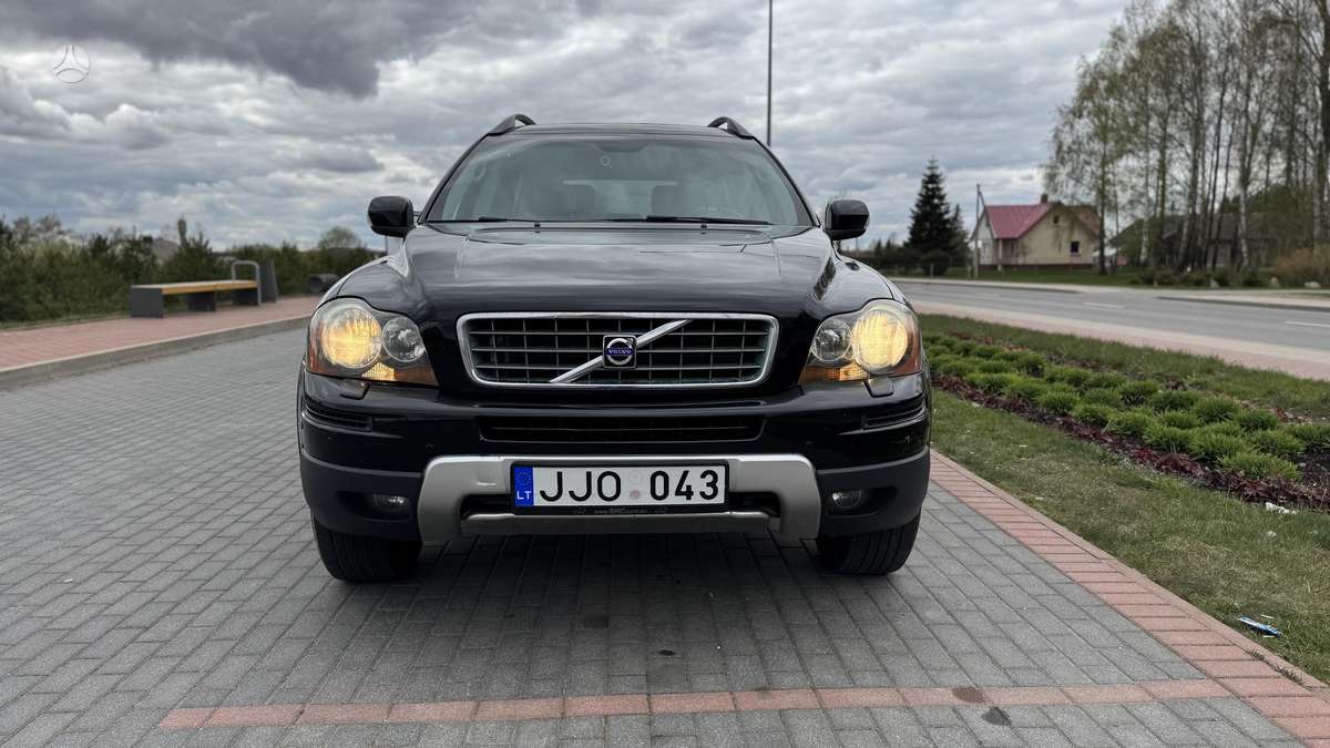 Volvo XC90 - 1