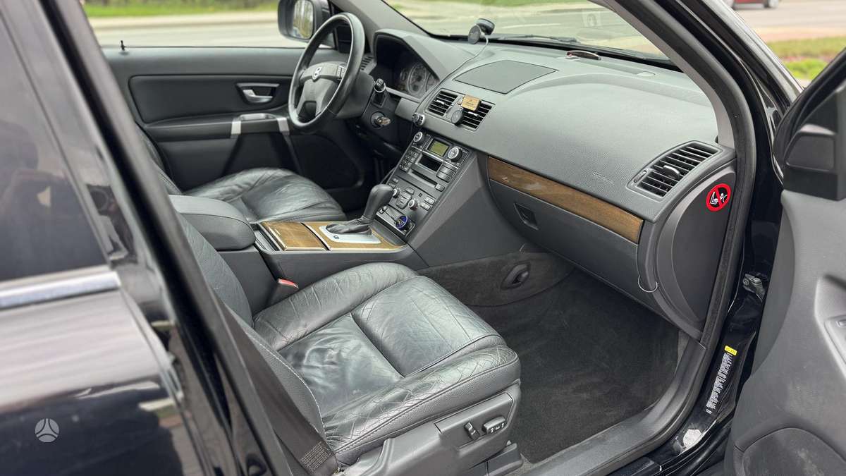 Volvo XC90 - 10