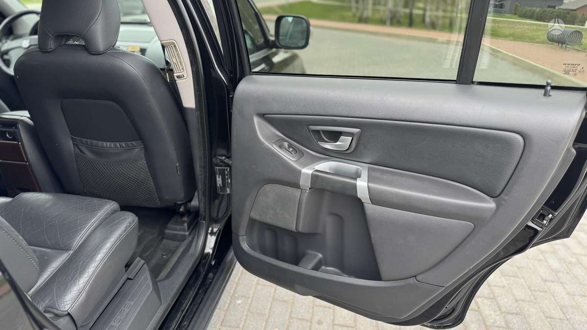 Volvo XC90 - 11