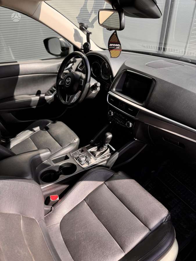 Mazda CX-5, 2.2 l., off-road / crossover