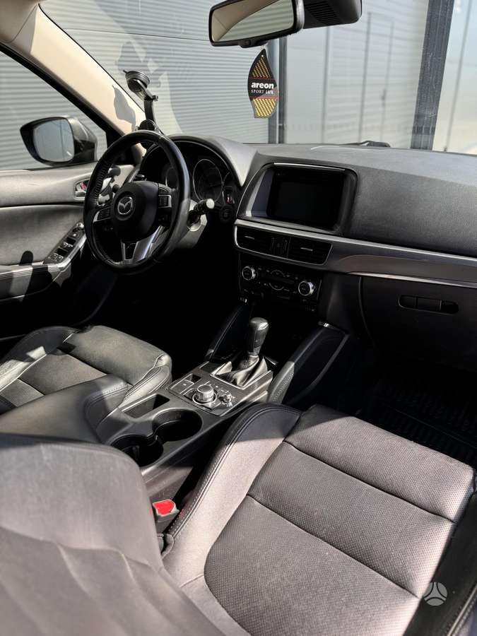 Mazda CX-5, 2.2 l., off-road / crossover