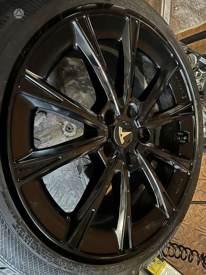 TESLA, light alloy, R18