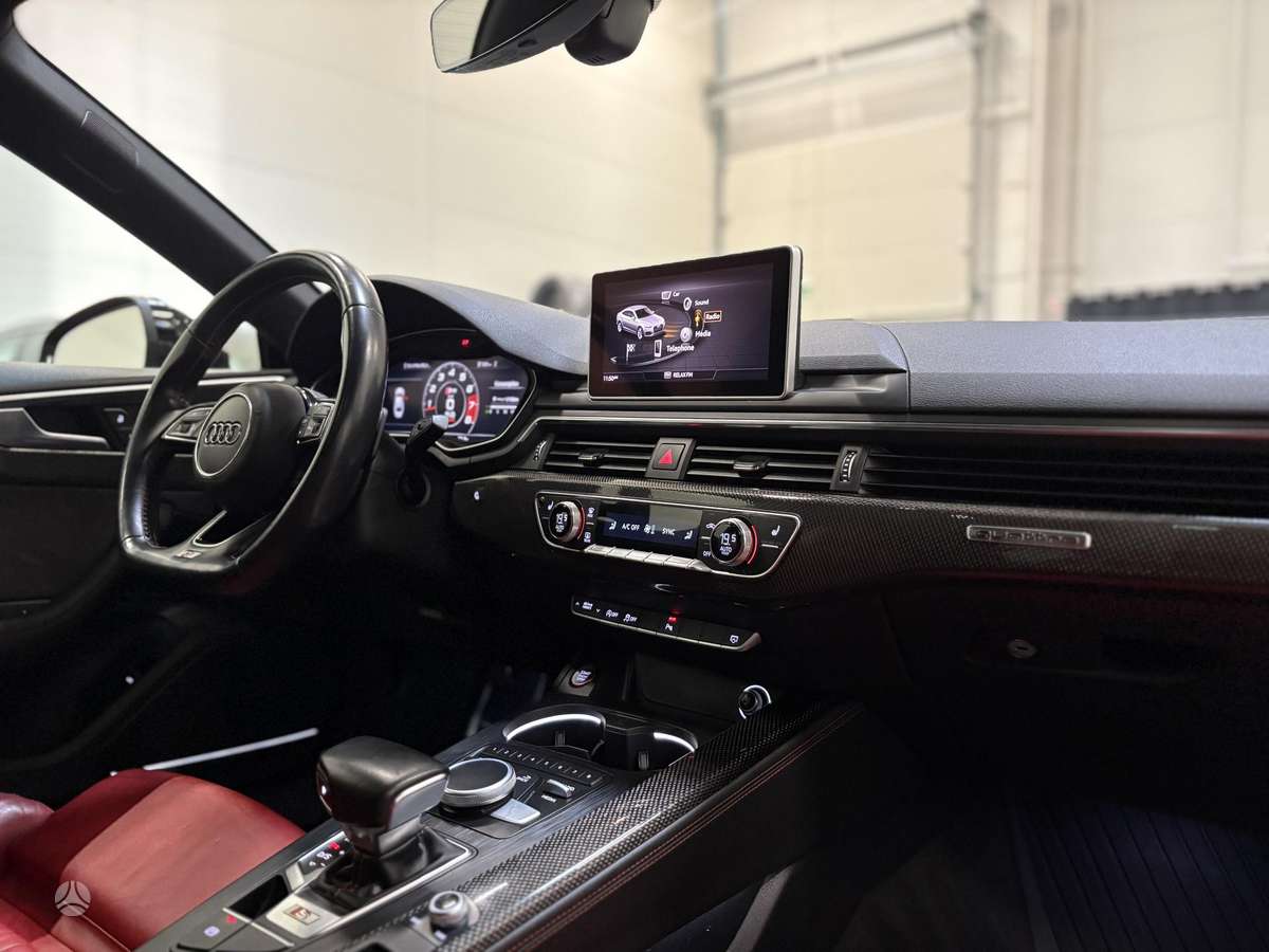 Audi S5, 3.0 l., Седан