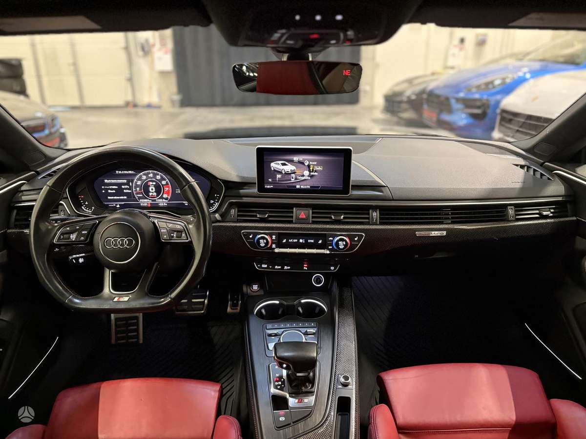 Audi S5, 3.0 l., Седан