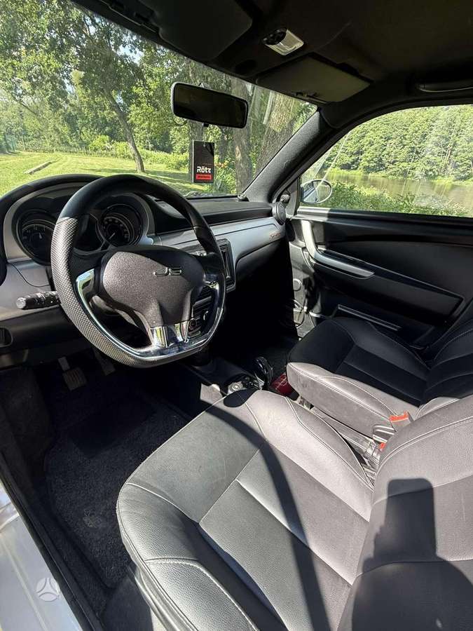 Ligier JS50, hatchback