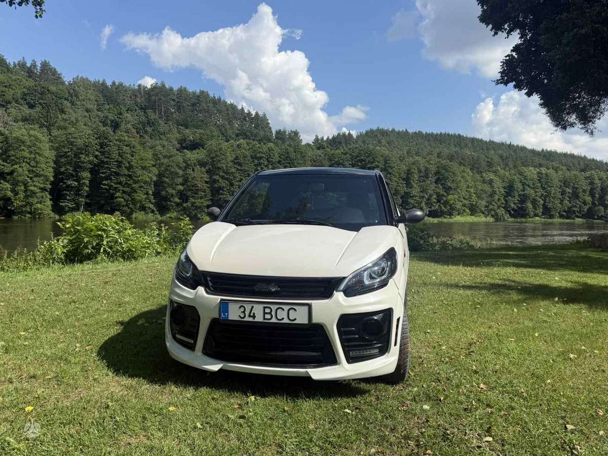 Ligier JS50, hatchback
