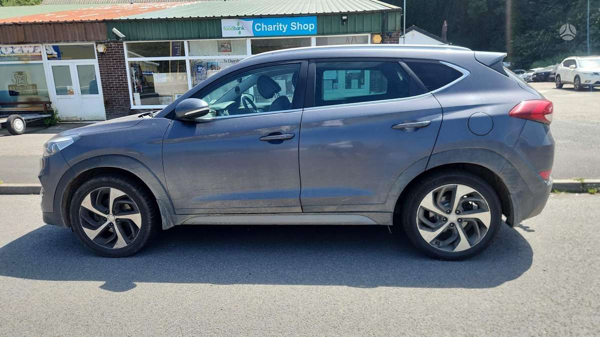 Hyundai Tucson for parts