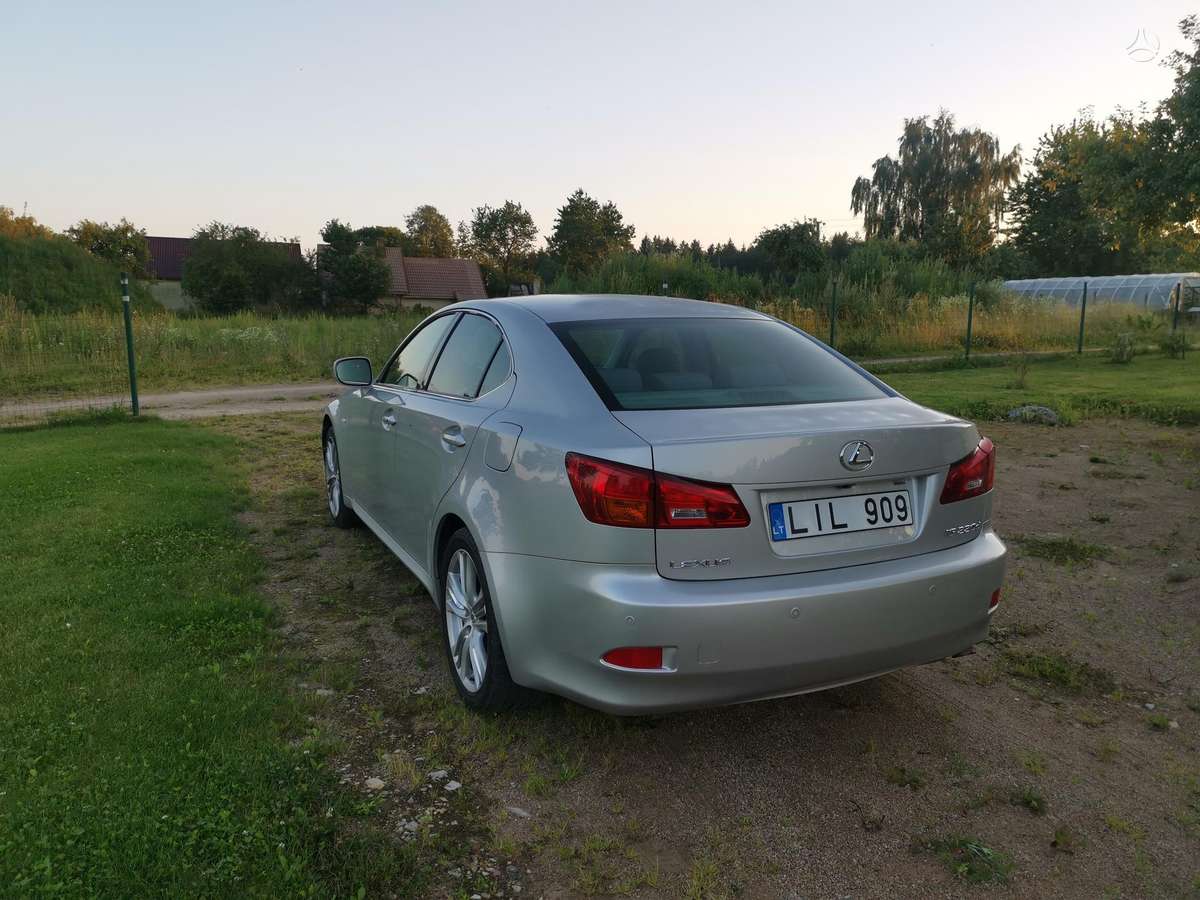 Lexus IS 220, 2.2 l., Седан