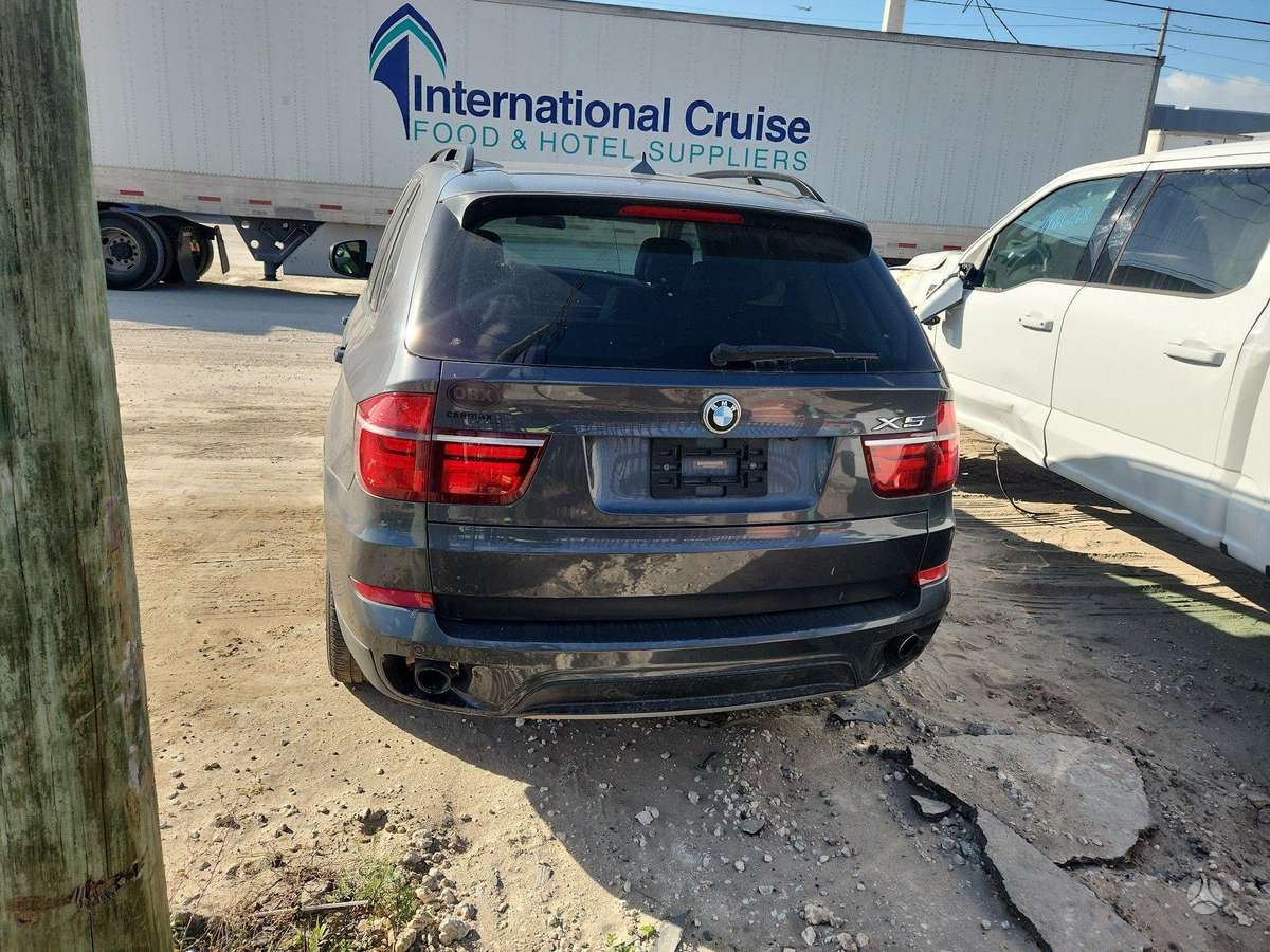 BMW X5, 3.0 l., off-road / crossover
