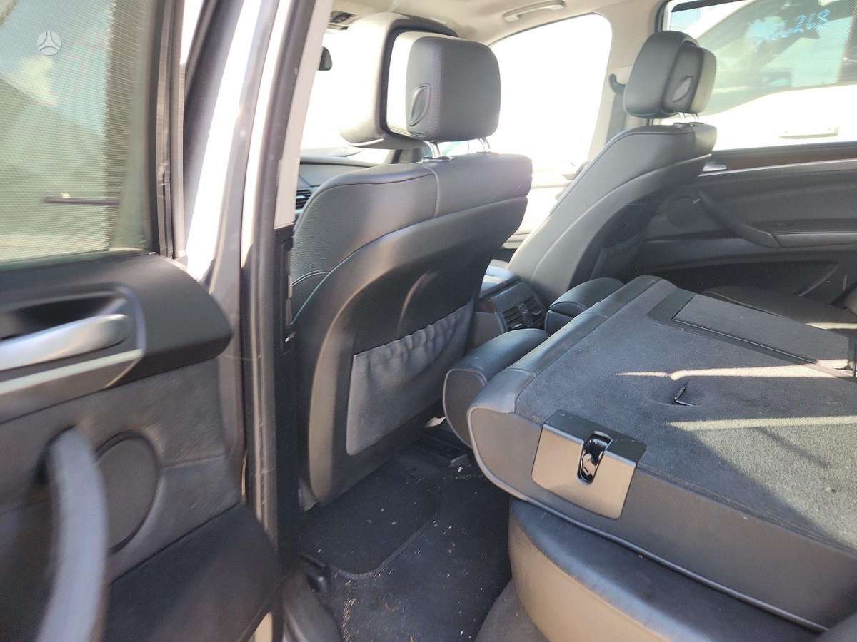 BMW X5, 3.0 l., off-road / crossover