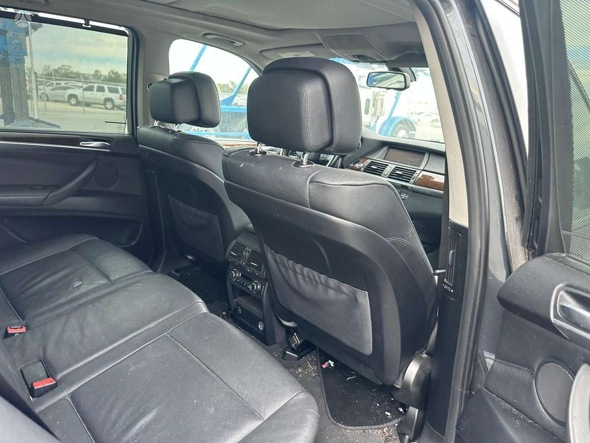 BMW X5, 3.0 l., off-road / crossover