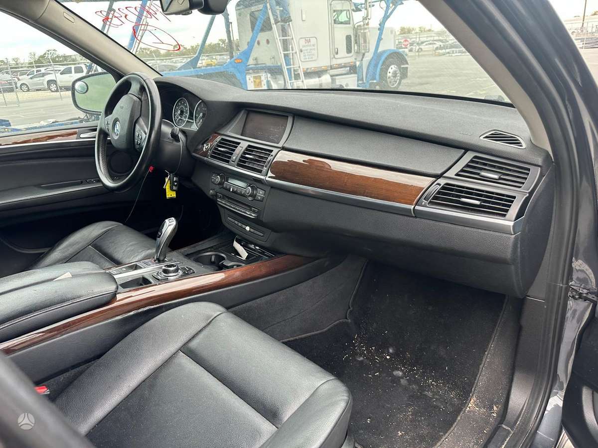 BMW X5, 3.0 l., off-road / crossover