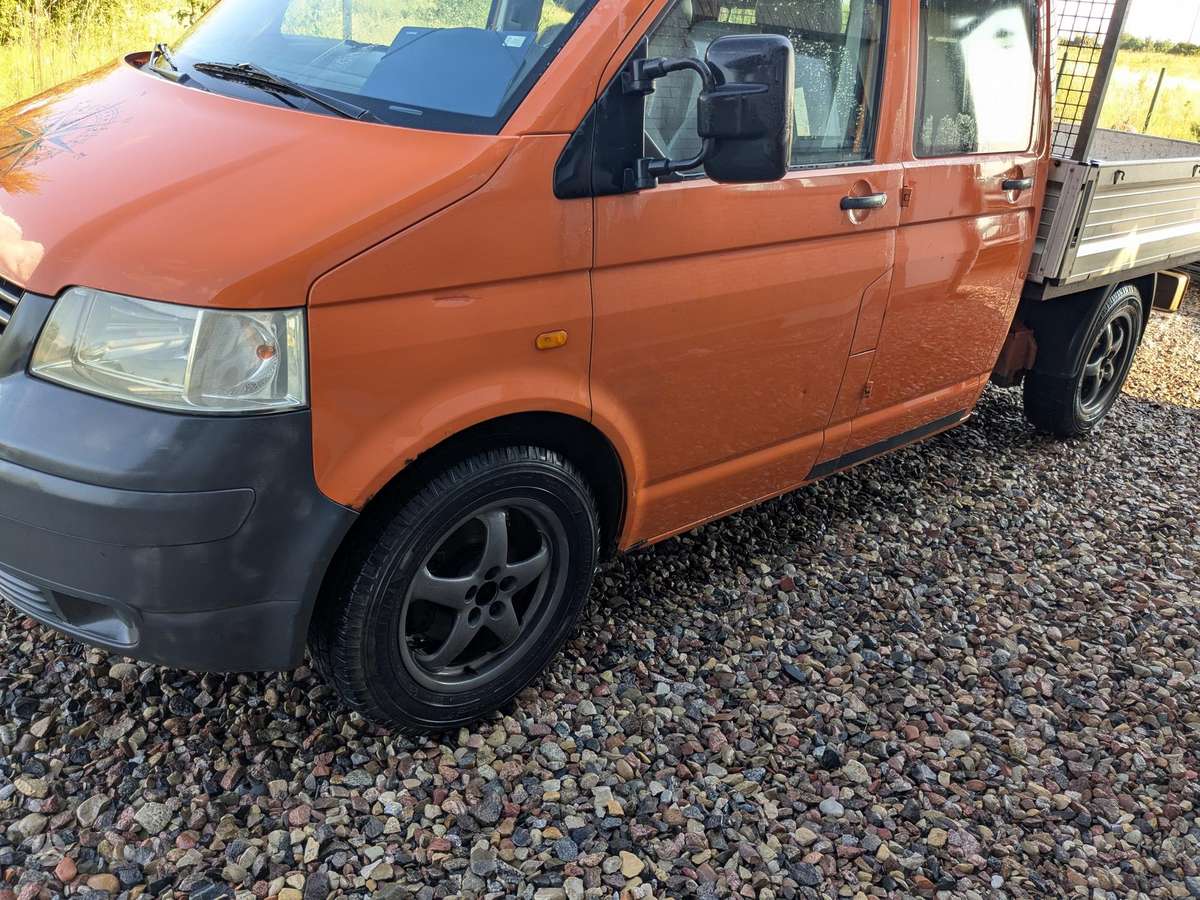 Volkswagen Transporter - 2