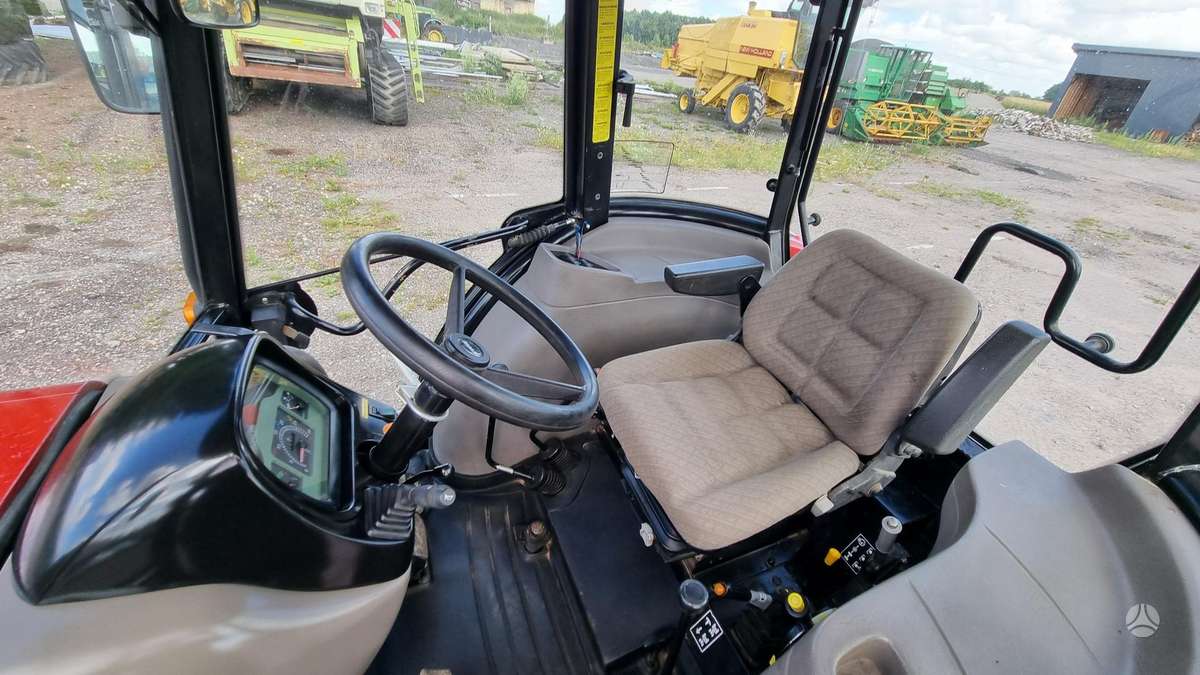 Case-IH JX80, traktori