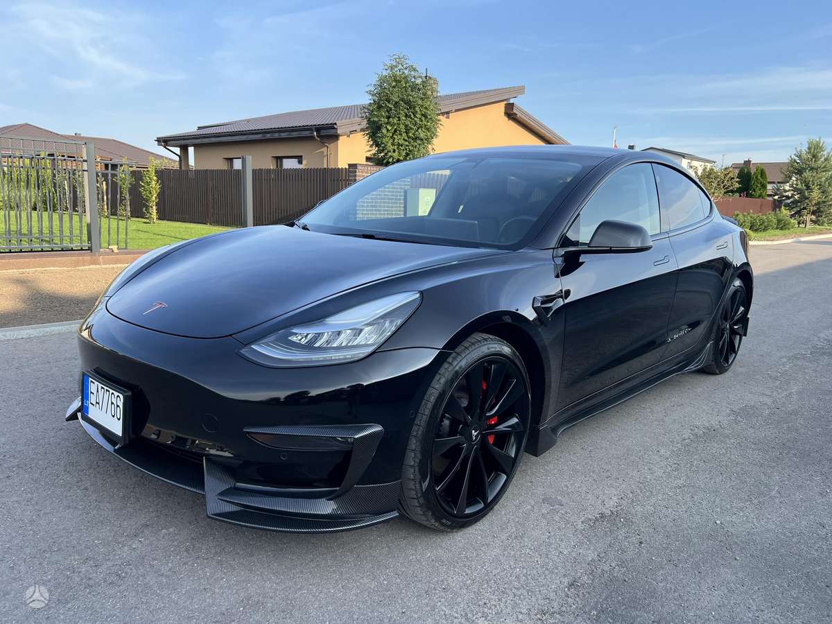 Tesla Model 3, 74 kWh, saloon / sedan