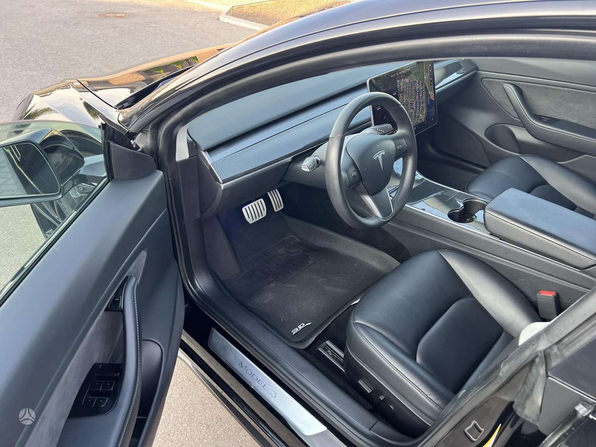 Tesla Model 3, 74 kWh, saloon / sedan