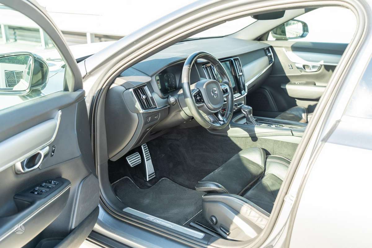 Volvo S90, 2.0 l., Седан