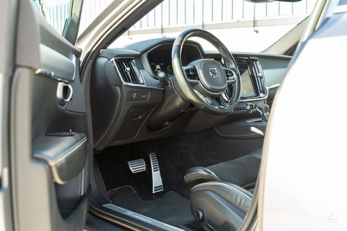 Volvo S90, 2.0 l., Седан