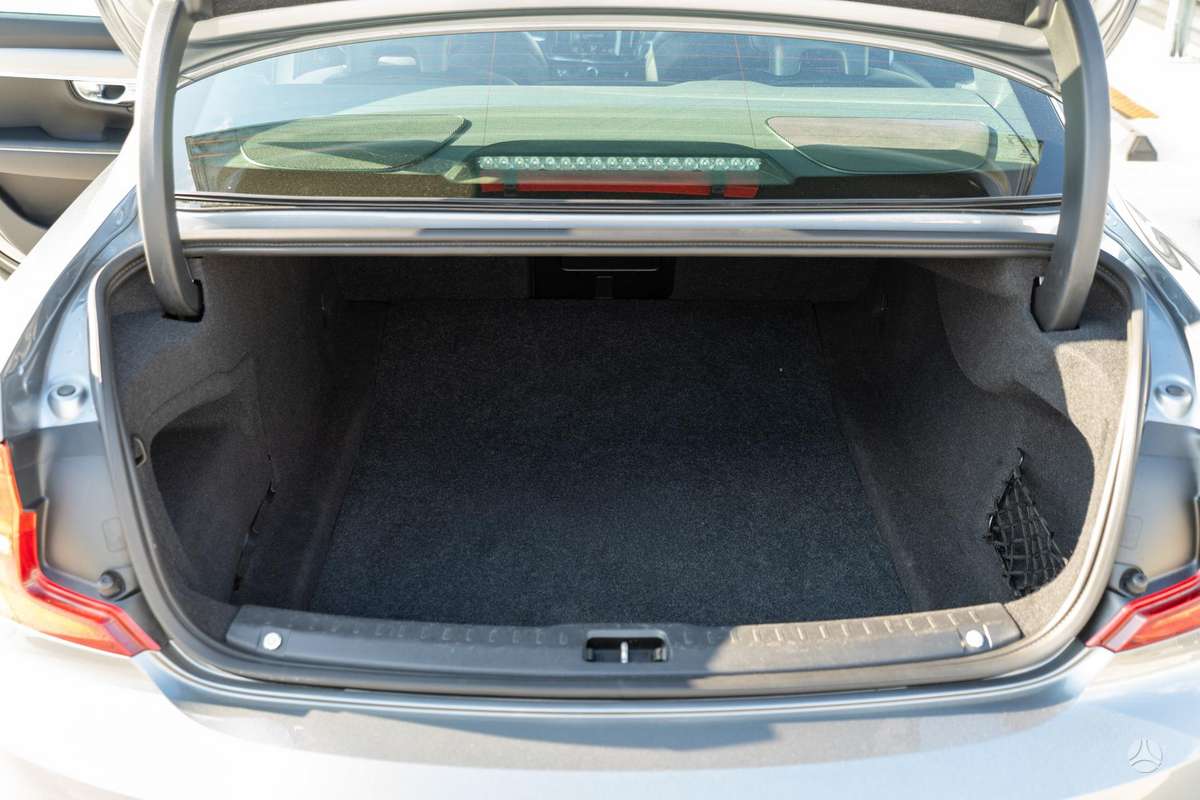 Volvo S90, 2.0 l., Седан