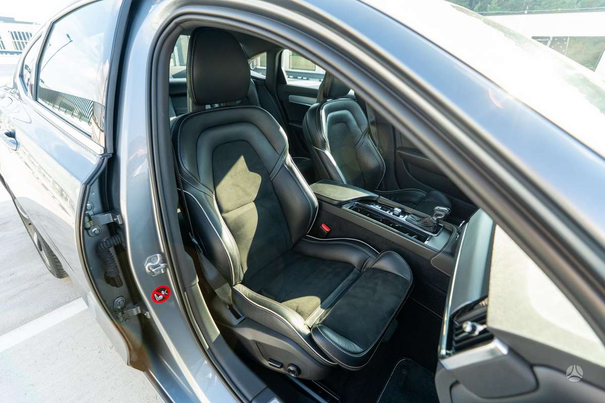 Volvo S90, 2.0 l., Седан