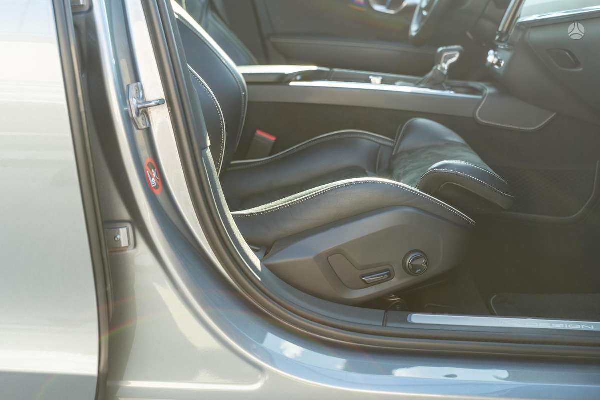 Volvo S90, 2.0 l., Седан