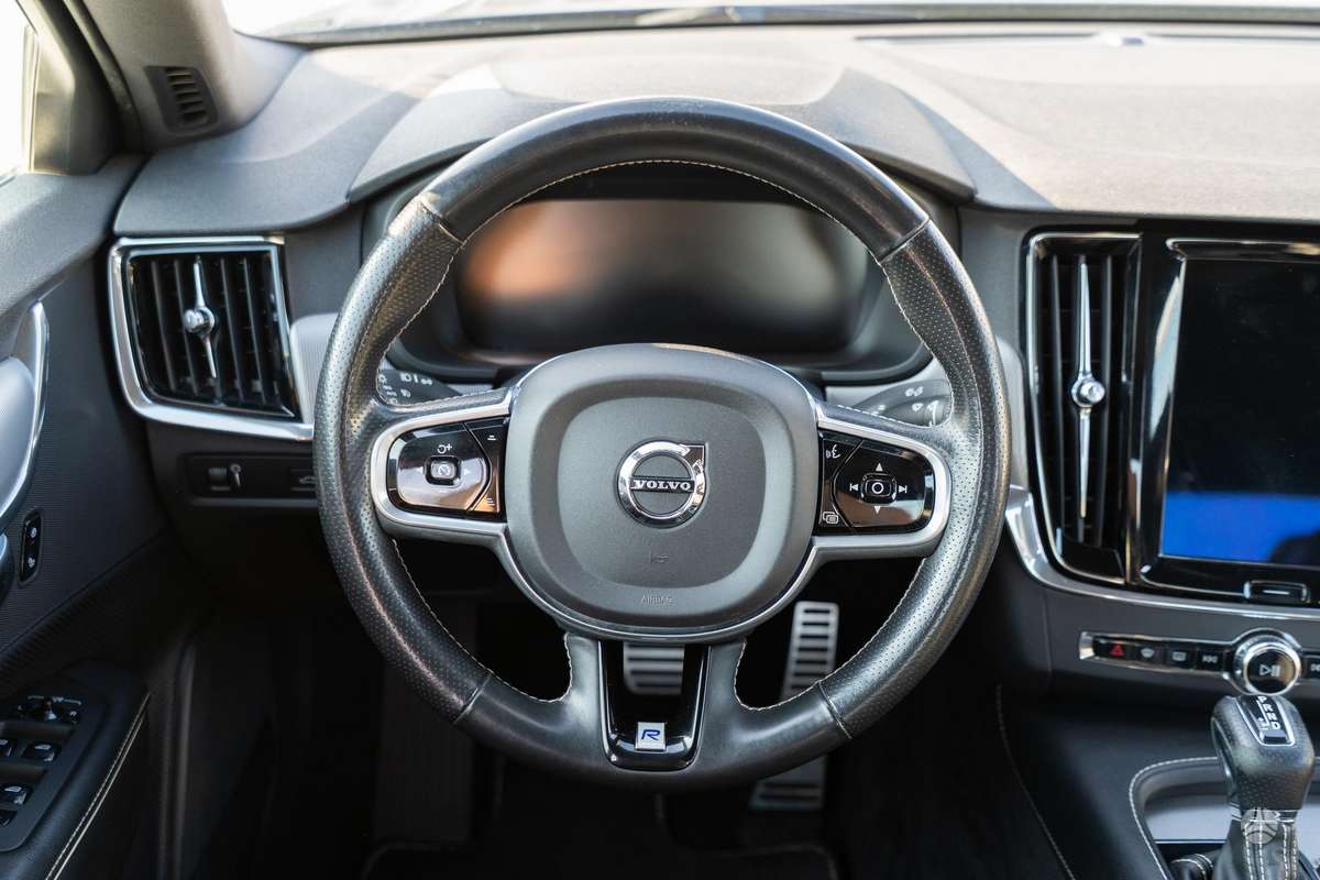 Volvo S90, 2.0 l., Седан