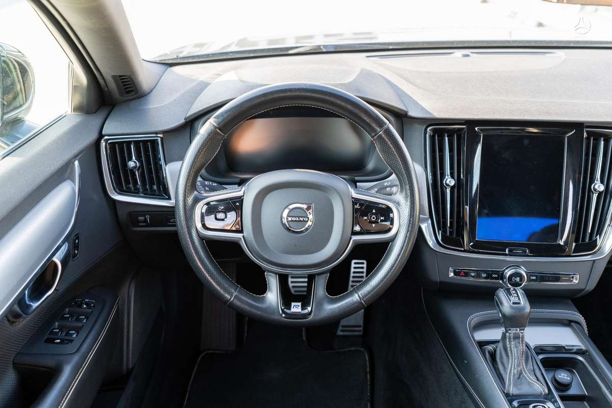 Volvo S90, 2.0 l., Седан