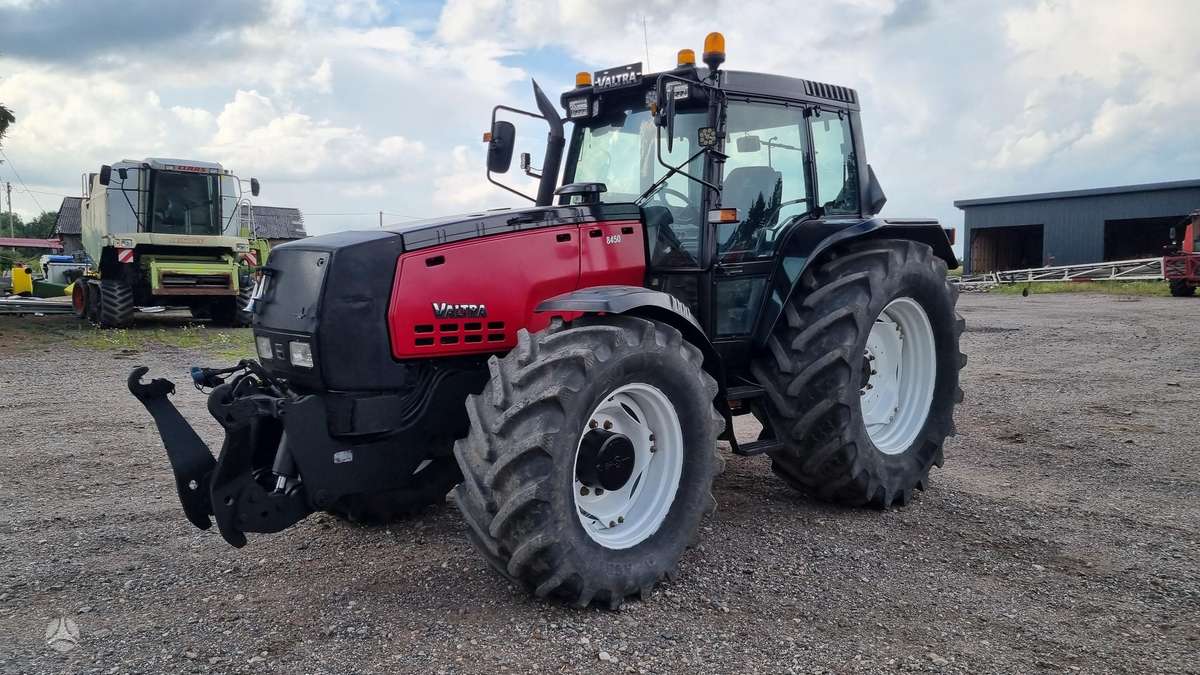 Valtra 8450, traktoriai
