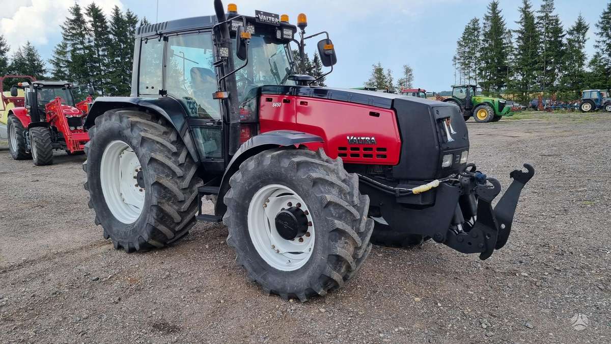 Valtra 8450, traktoriai