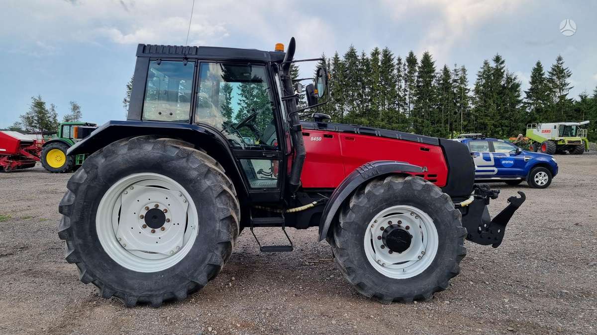 Valtra 8450, traktoriai