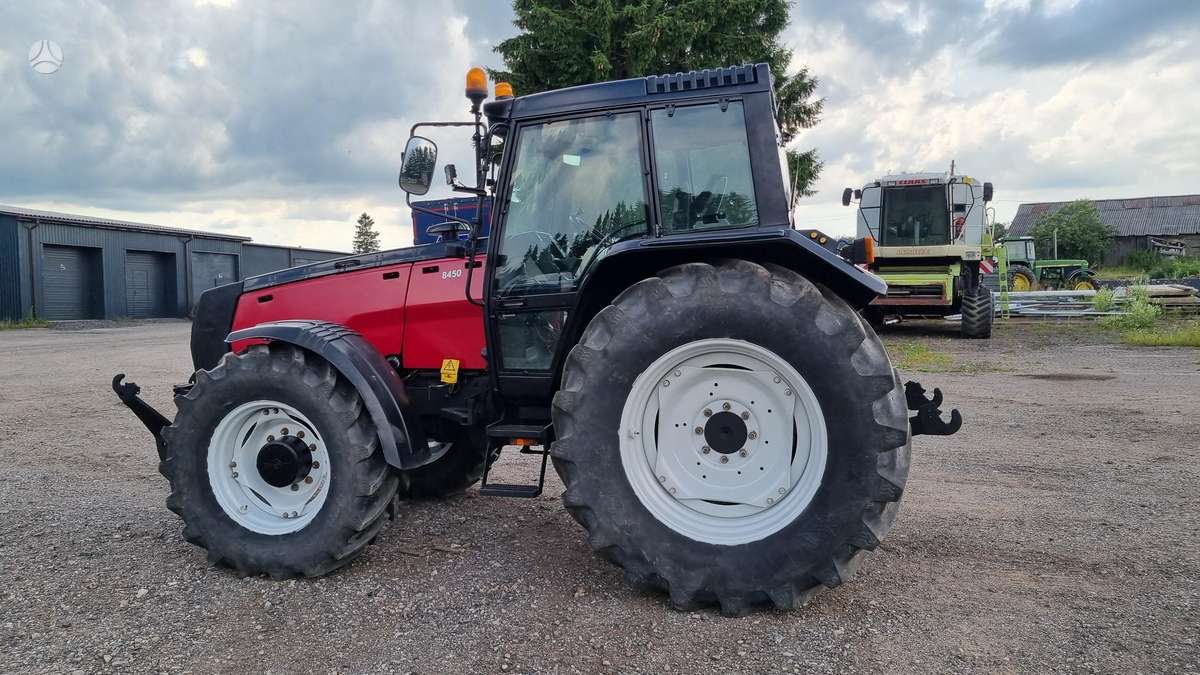 Valtra 8450, traktoriai