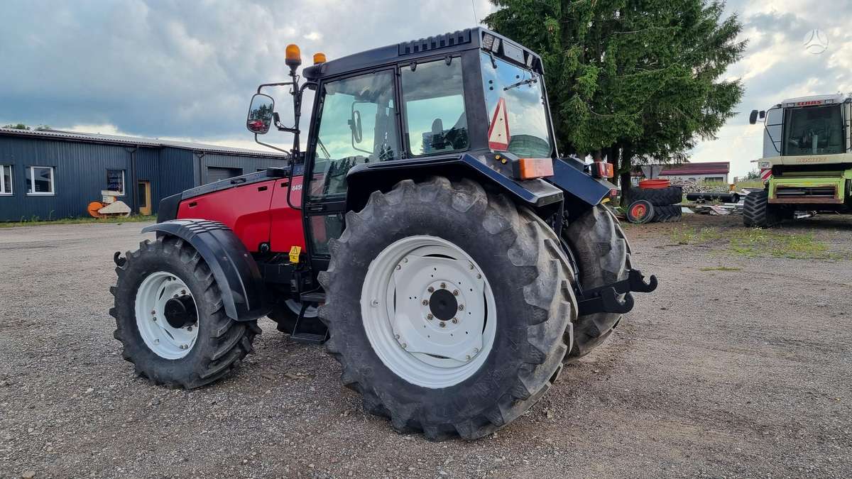 Valtra 8450, traktoriai