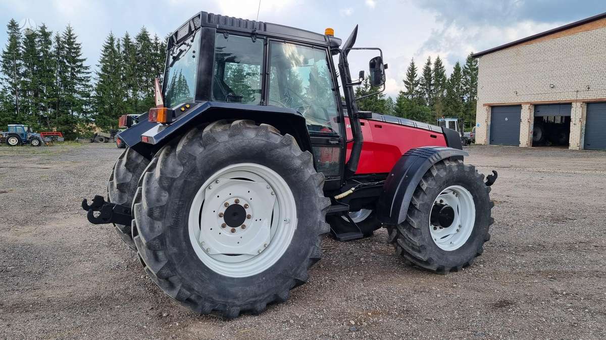 Valtra 8450, tractors