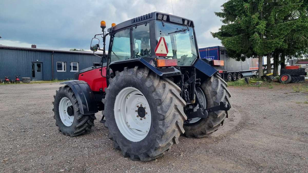 Valtra 8450, traktori