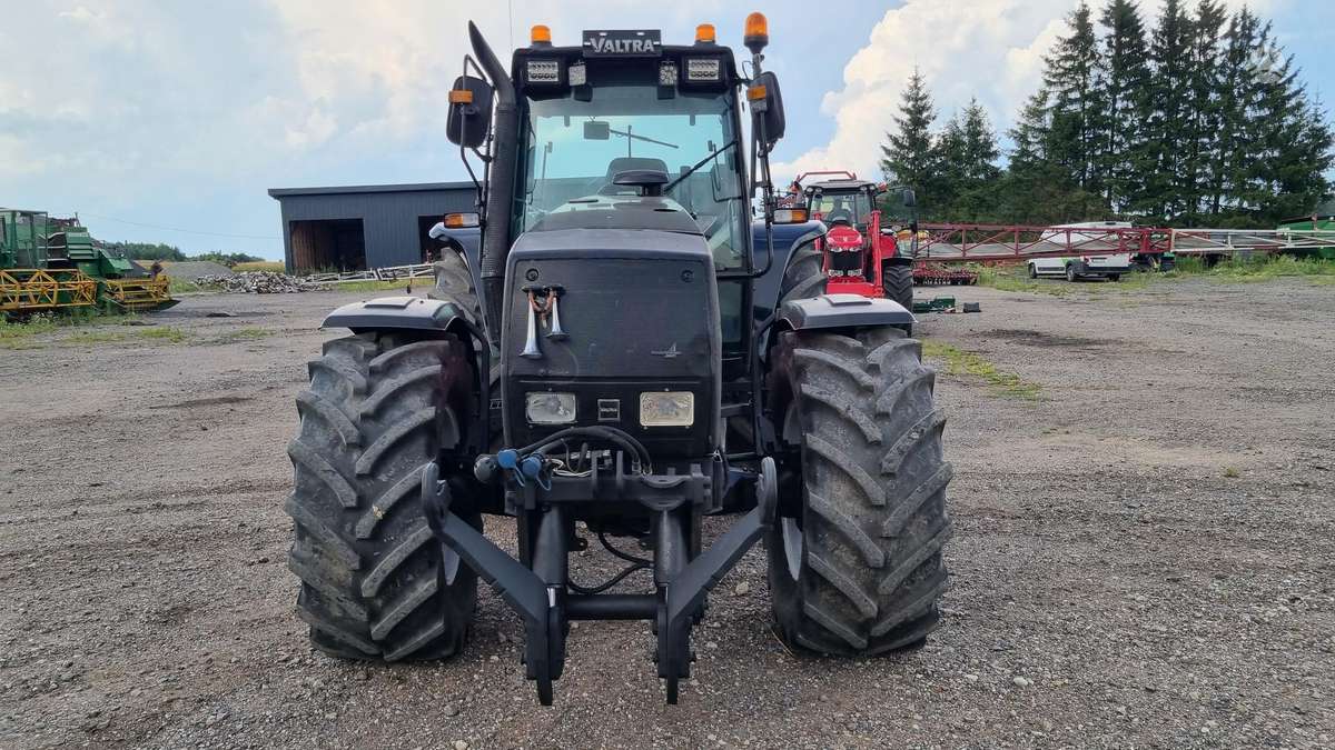 Valtra 8450, tractors