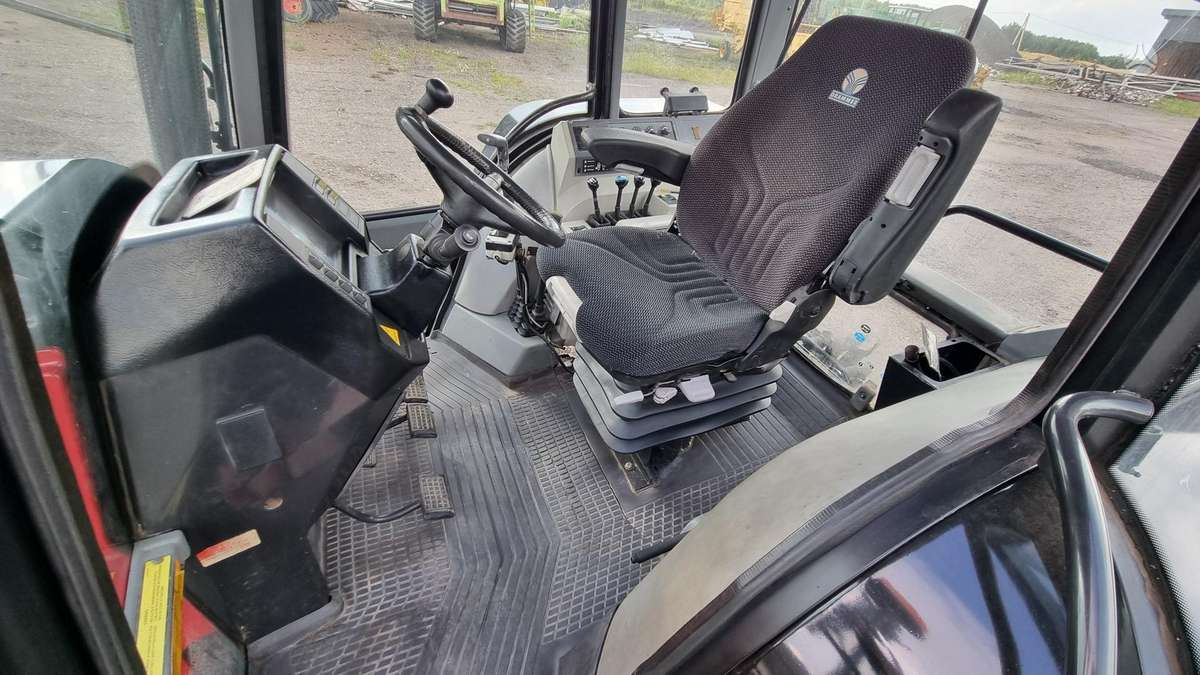 Valtra 8450, traktoriai