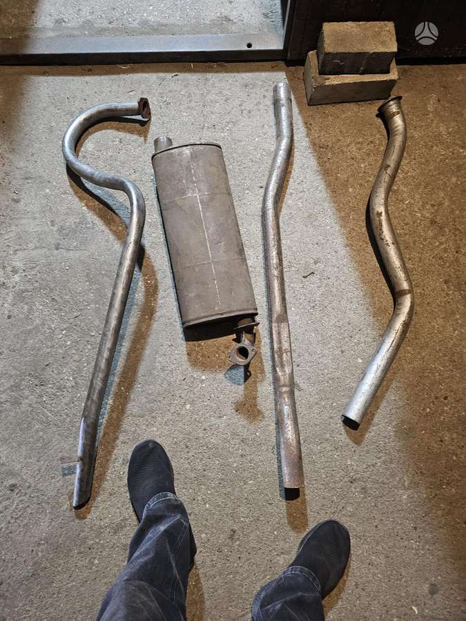 GAZ 24 apdailos detalės