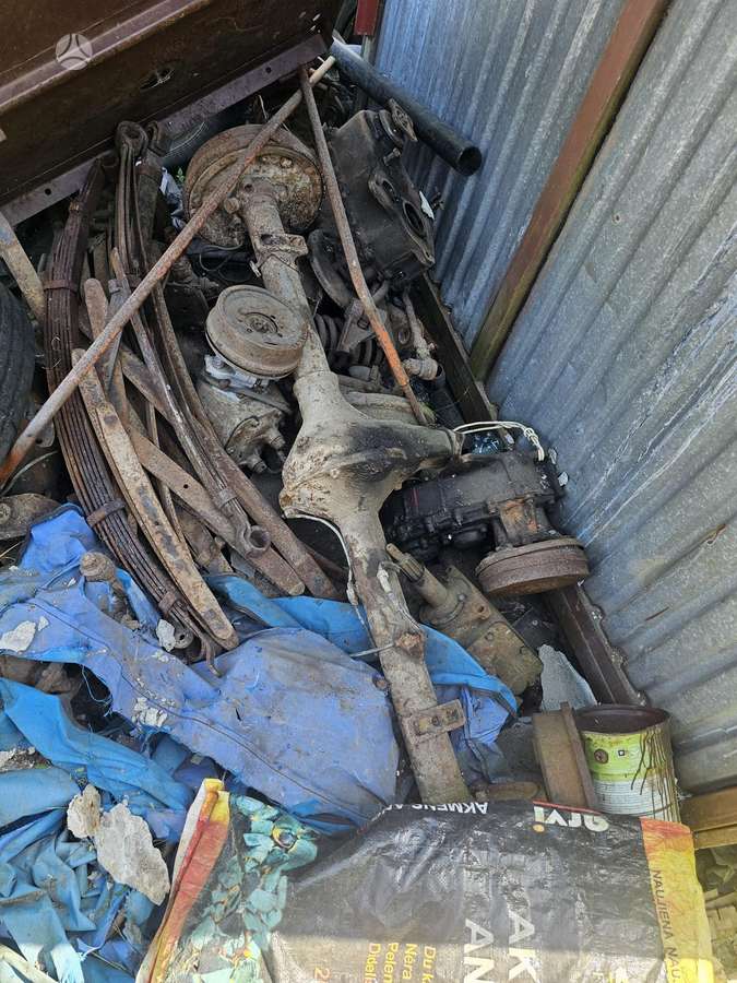 GAZ 24 apdailos detalės