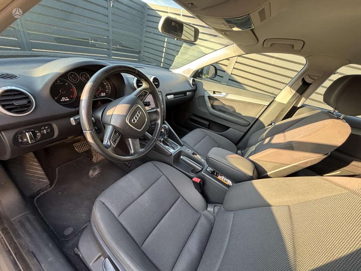 Audi A3, 1.6 l., hatchback