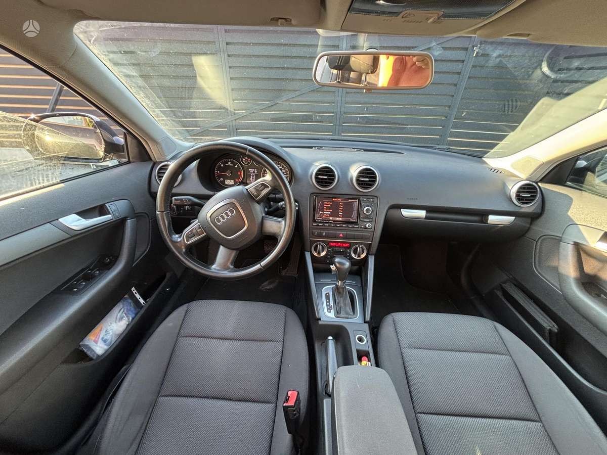 Audi A3, 1.6 l., hatchback