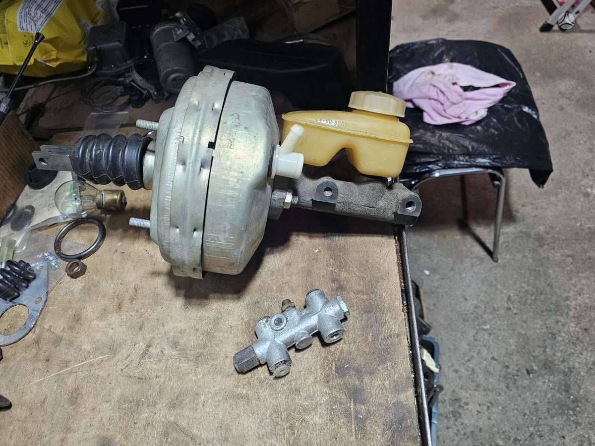 Moskvich 401 apdailos detalės