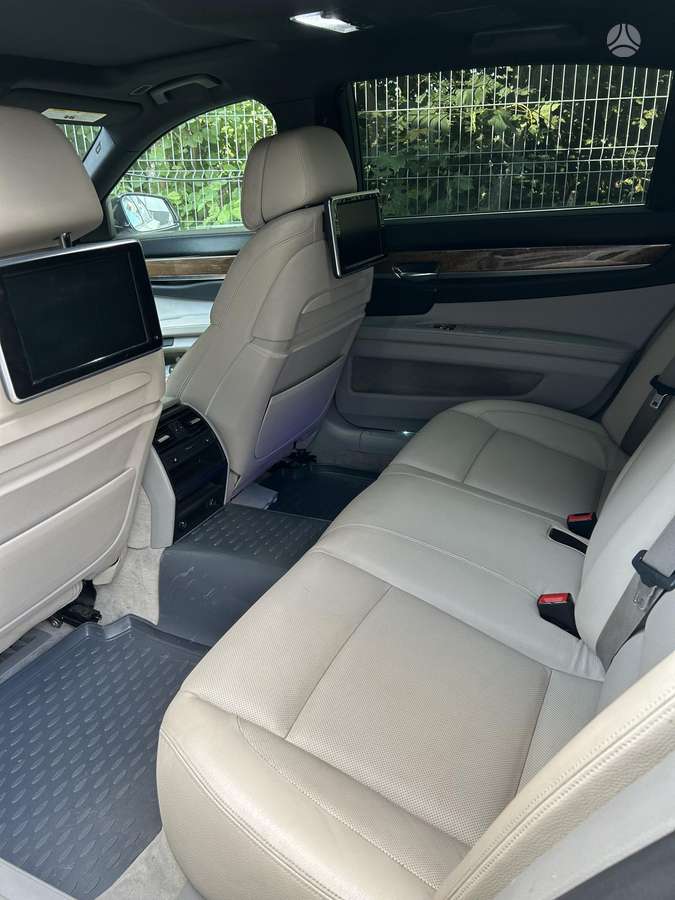 BMW 730, 3.0 l., Седан