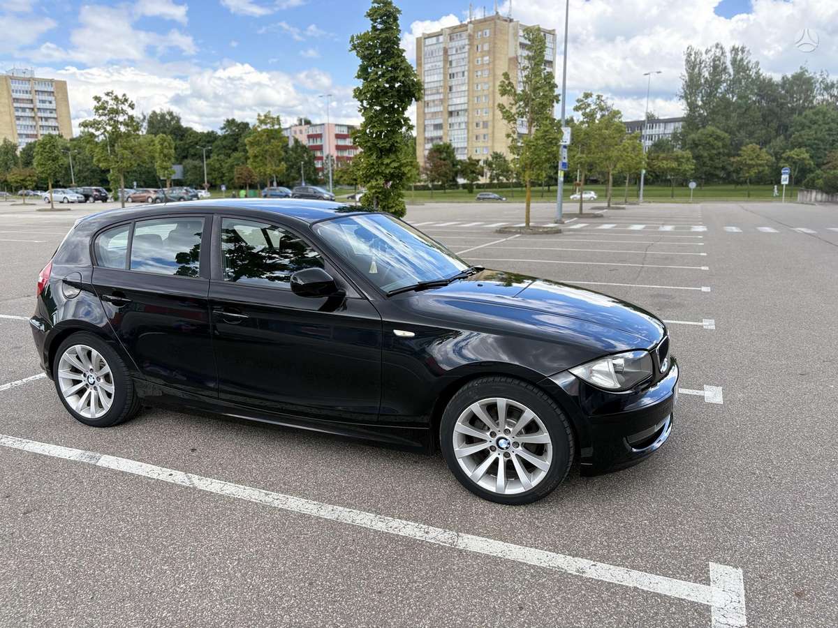 BMW 118, 2.0 l., hatchback